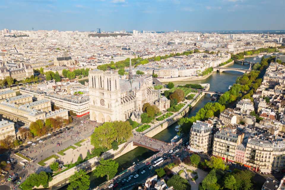 General view of Notre Dame Cathedral and bridges across the Seine River